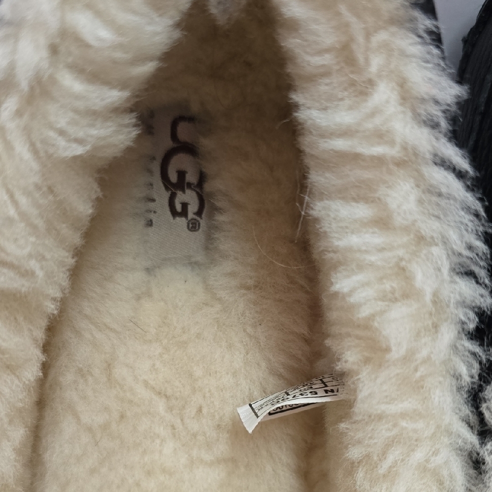 UGG Black Leather Slippers with Cream Fur Lining - Picture 2 of 5